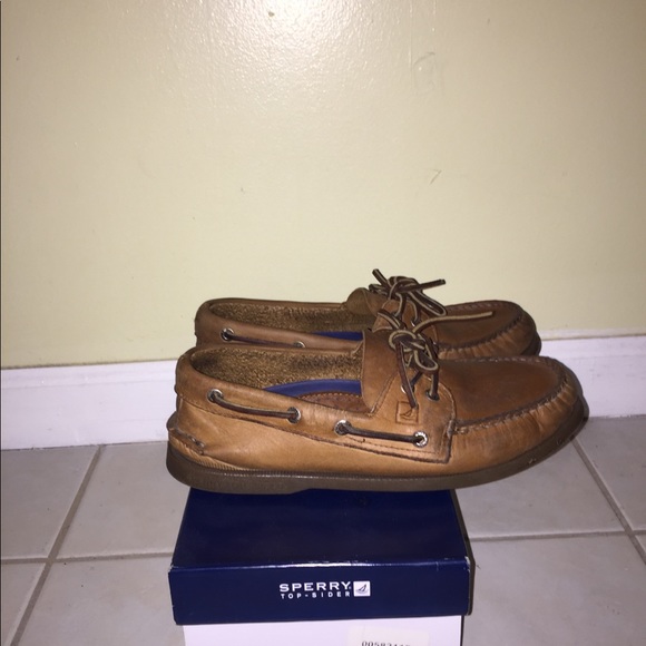 Tan sperrys - Picture 3 of 4